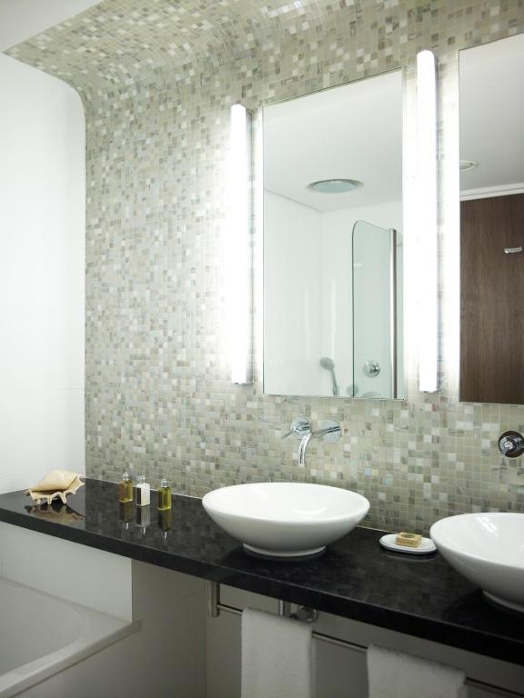 Sunrise Pearl Hotel & Spa - Deluxe Double Or Twin Room With Inland View