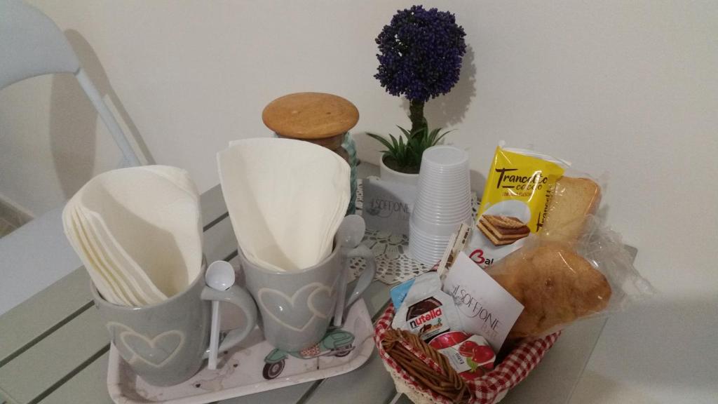 Coffee and tea making facilities at Il Soffione Home