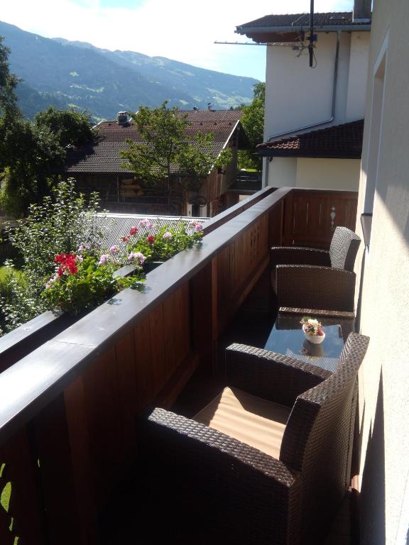 Balkón nebo terasa v ubytování Appartements Schweiberer