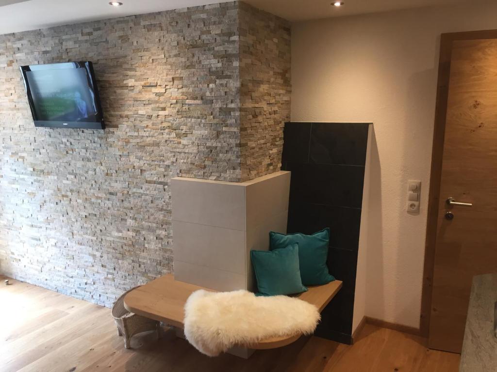 TV a/nebo společenská místnost v ubytování Appartements Schweiberer