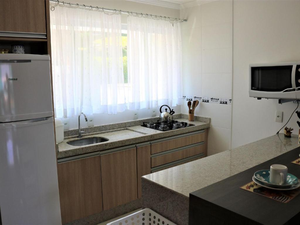  Aluguel de Apartamento 2 quartos sendo 1 suíte com Vista para o Mar em Praia Lagoinha