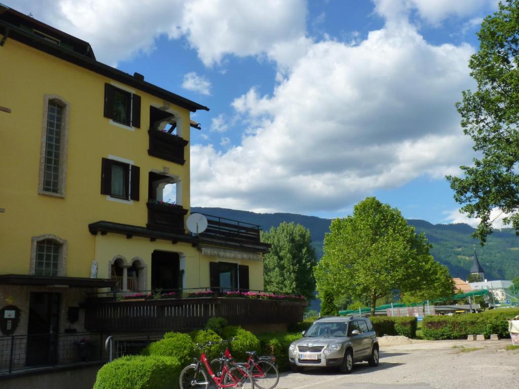 Ein allgemeiner Bergblick oder ein Berglick von des Hotels aus
