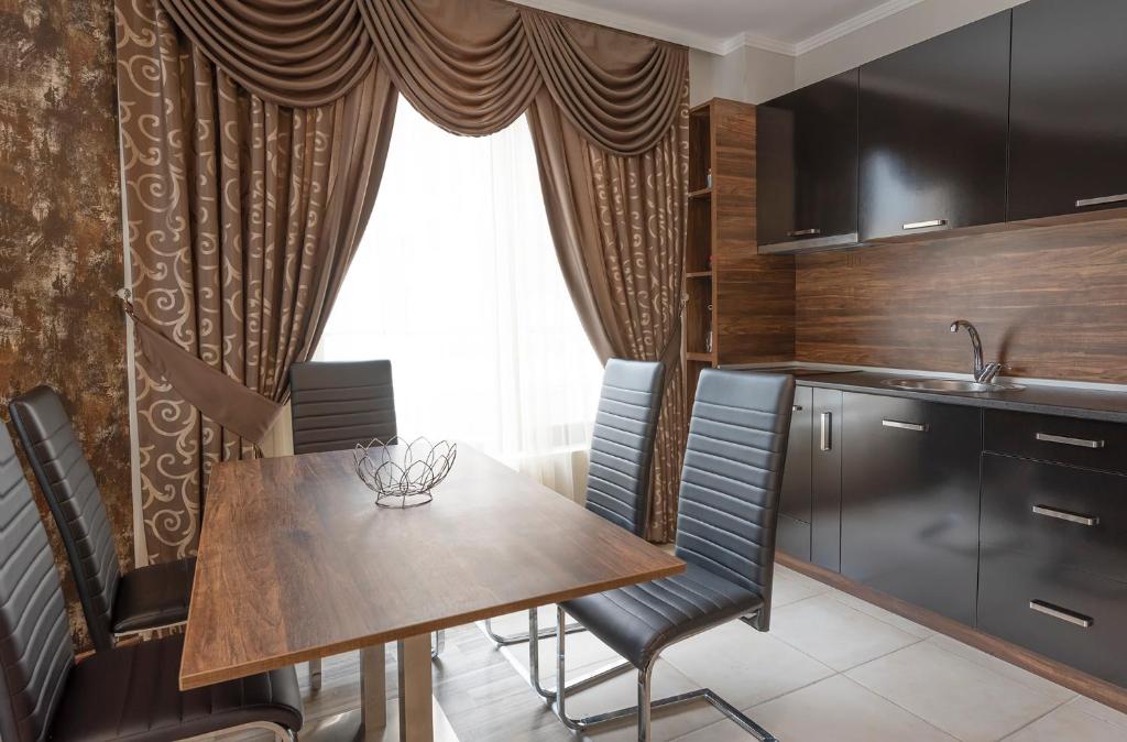Green Paradise Deluxe Apartments - One-Bedroom Apartment With Terrace And City View