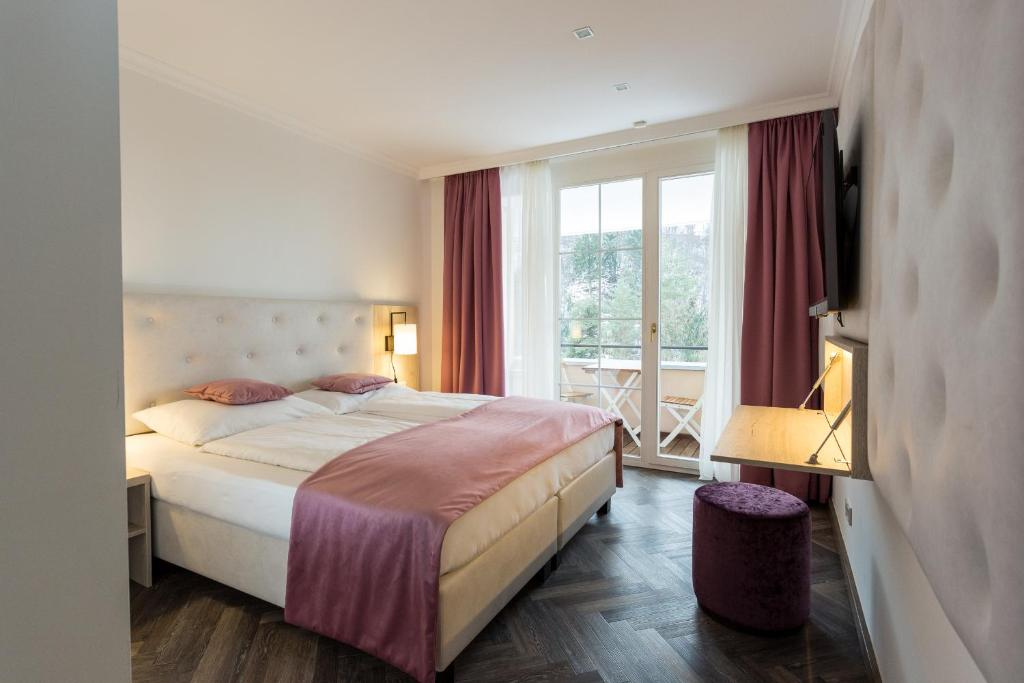 Boutiquehotel Bergvilla - 豪华双人房间与阳台