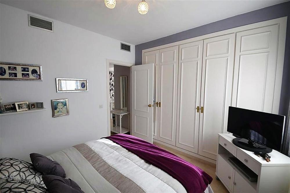 A television and/or entertainment centre at Apartamento Estepona Golf