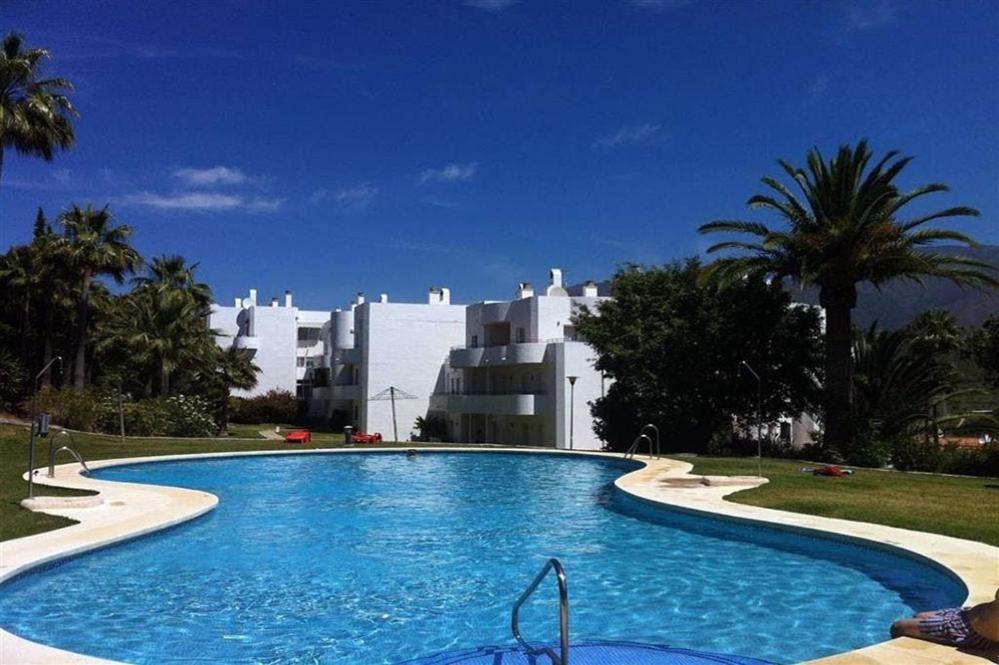 The swimming pool at or close to Apartamento Estepona Golf