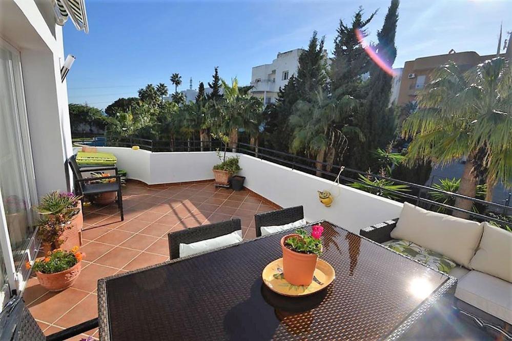 A balcony or terrace at Apartamento Estepona Golf