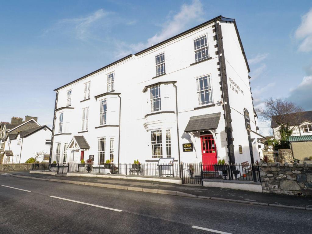 Gallery image of The Meadowsweet Hotel & self catering Apartments in Llanrwst