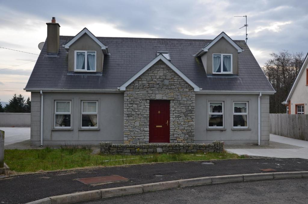 Ard an Dún Self Catering Cottage, Buncrana by Wild Atlantic Wanderer