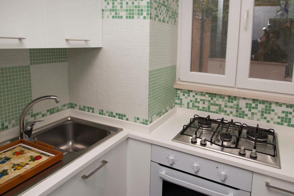 Kuchyň nebo kuchyňský kout v ubytování Anna suite room