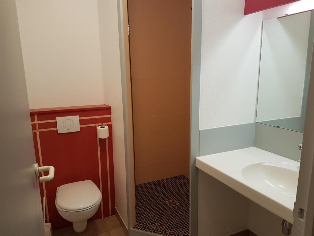 Koupelna v ubytování Hôtel Les Rives D'Allier