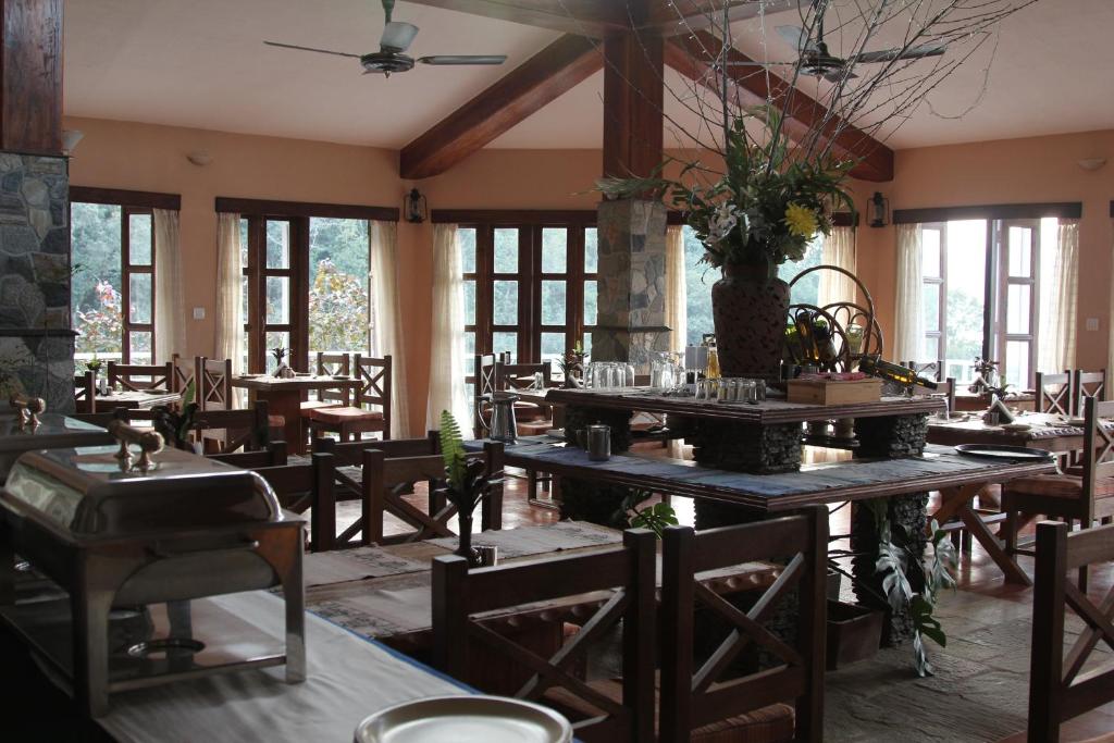 Restaurace v ubytování The Begnas Lake Resort & Villas