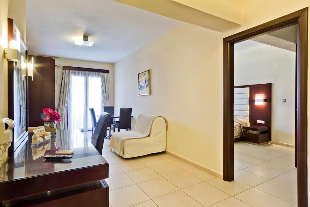 Posezení v ubytování Socrates Hotel Apartments