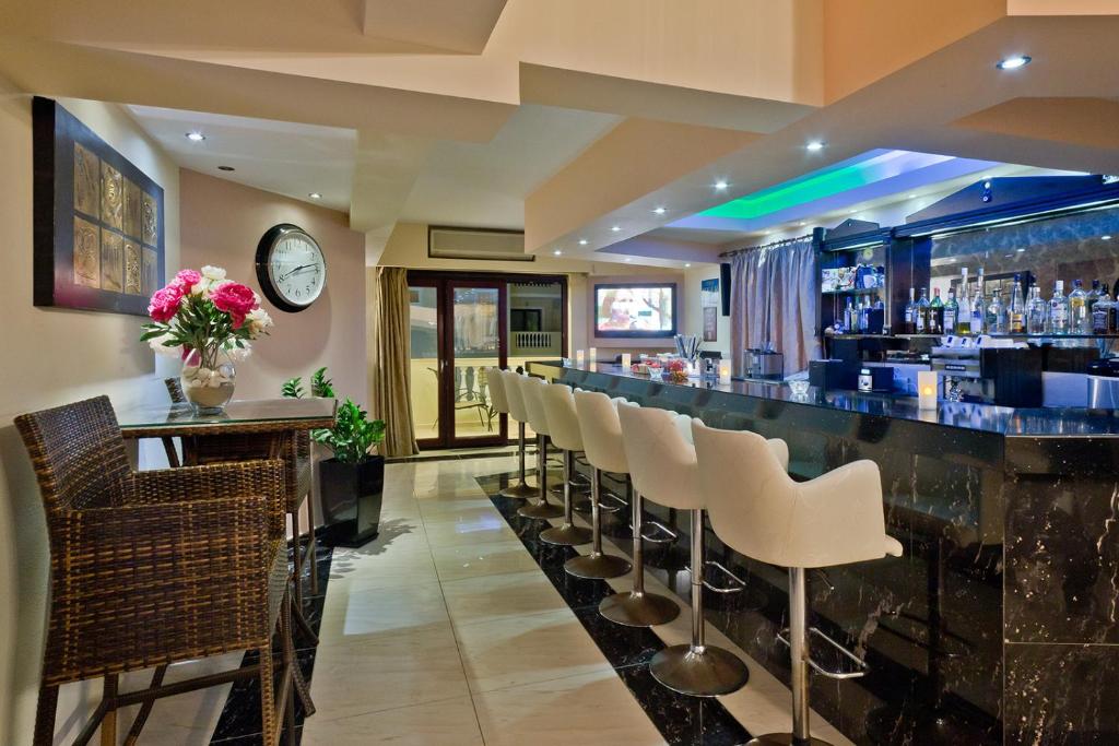 Lounge nebo bar v ubytování Socrates Hotel Apartments