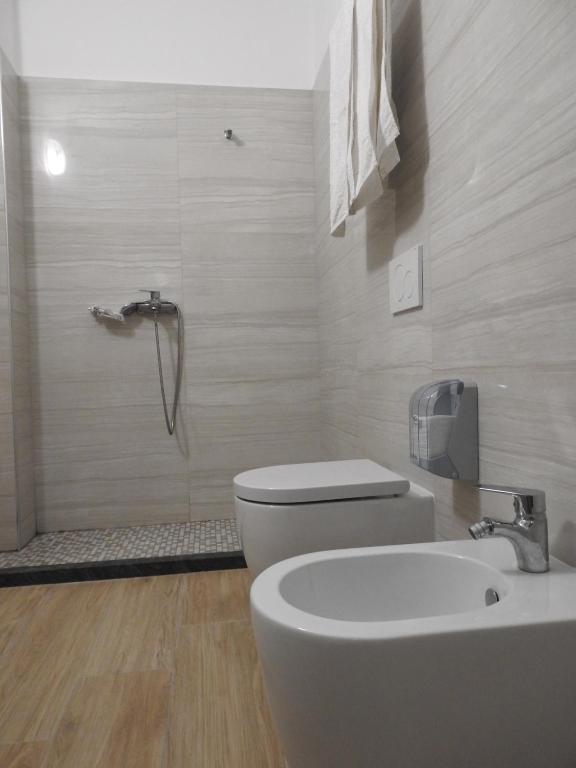 Koupelna v ubytování Hotel 3 Vellezerit
