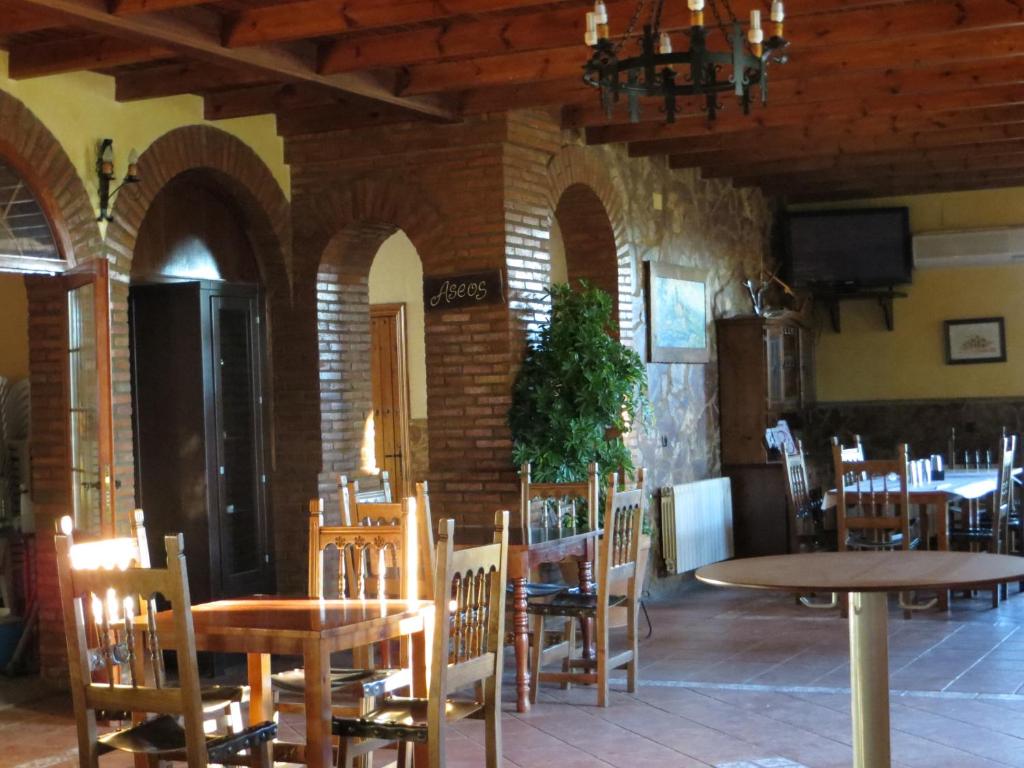 Hostal Rest. Campoabierto, Valencia de las Torres – Updated ...