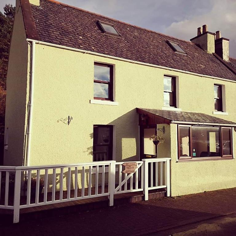 Eilean Donan View - Two-Bedroom House