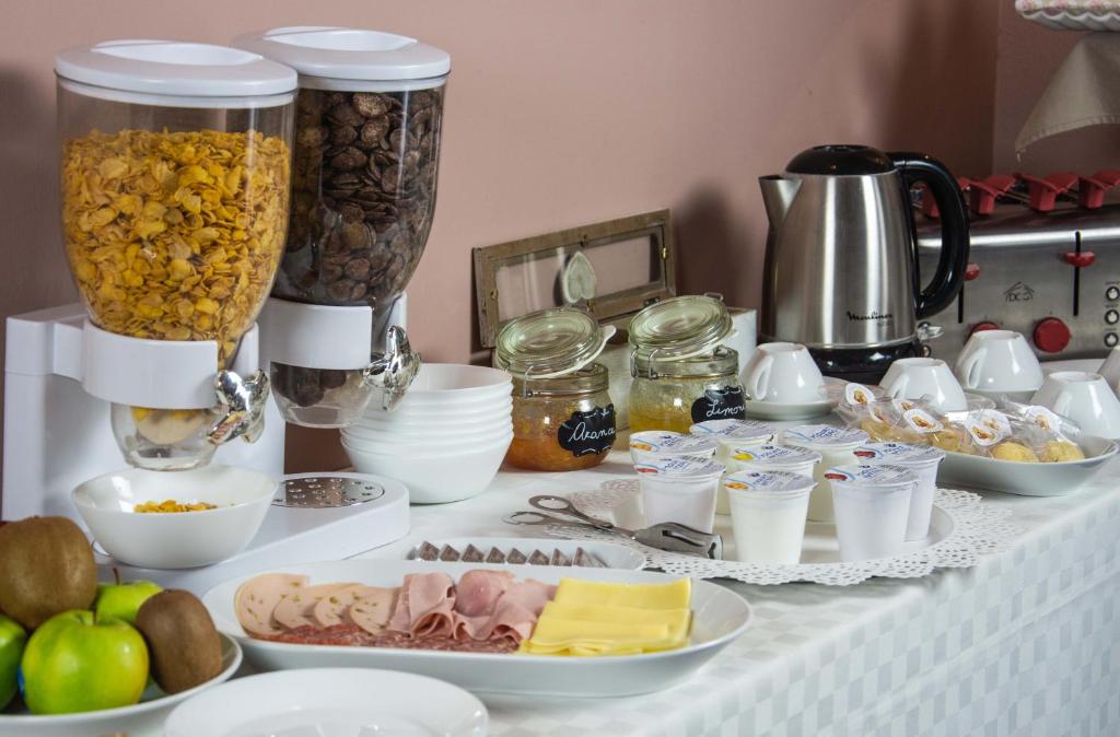 Jedlo v ubytovaní bed & breakfast alebo blízkom okolí