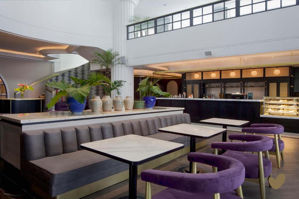Restaurace v ubytování Goodrich Suites, Jakarta
