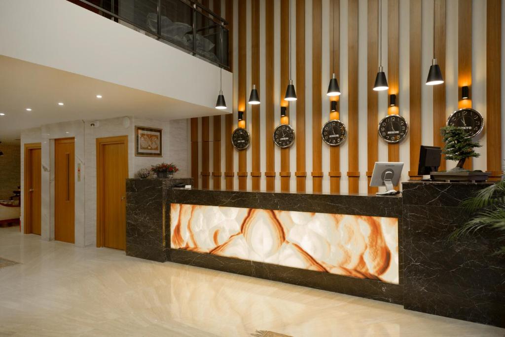 The lobby or reception area at Piskin Hotel