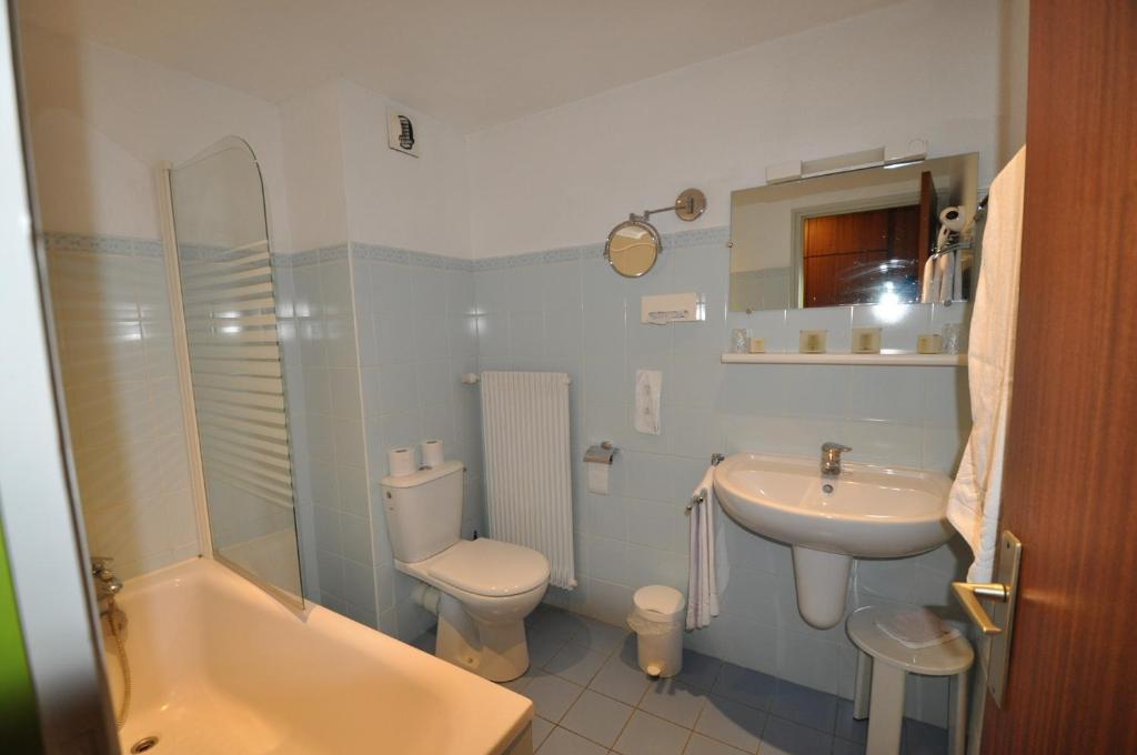 Le Relais De La Vallee - Standard Double Room With Bath