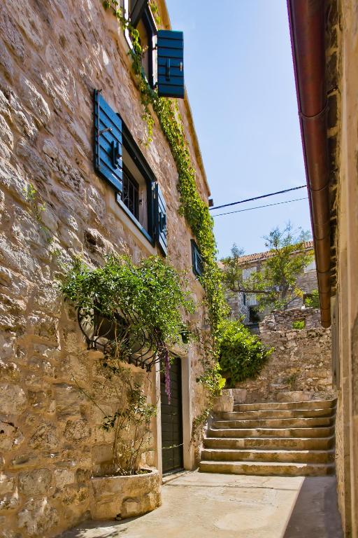 Central Charming Stone House