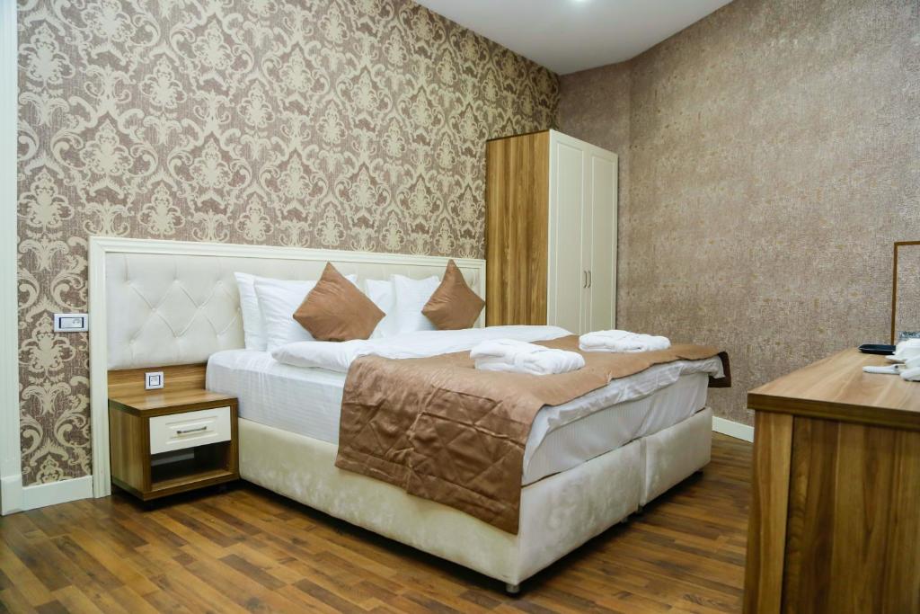 Букинг баку. Madison отель Баку. Азербайджан Parkway Inn Hotel & Spa 4* Баку. Villa İnn Hotel.