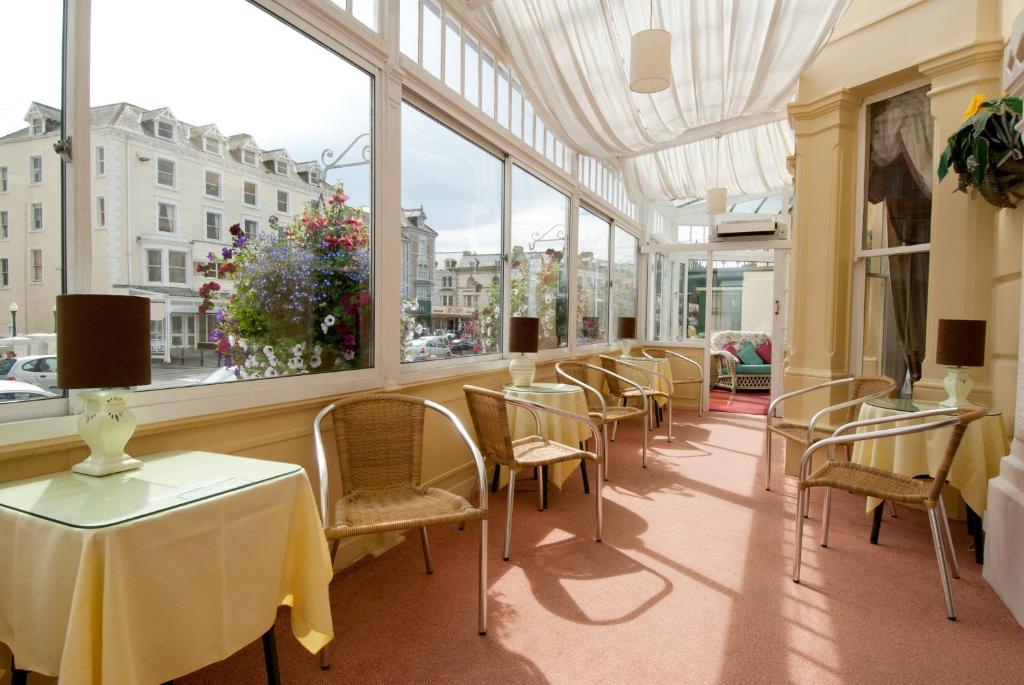 White Heather Hotel - Resim 5