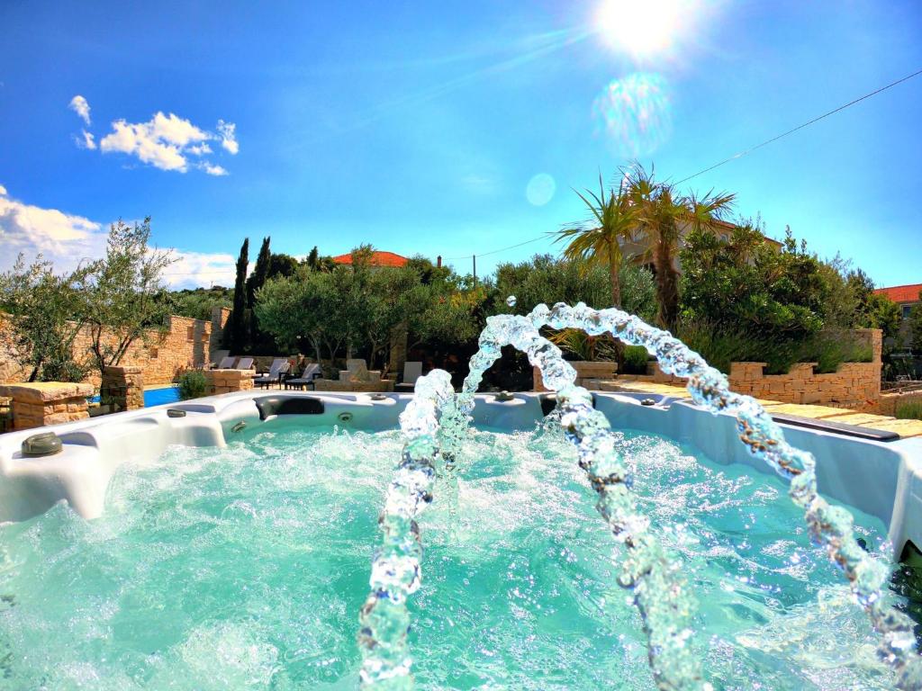 Fotografia z galérie ubytovania Luxurious Villa in Murter with Pool v Murteri