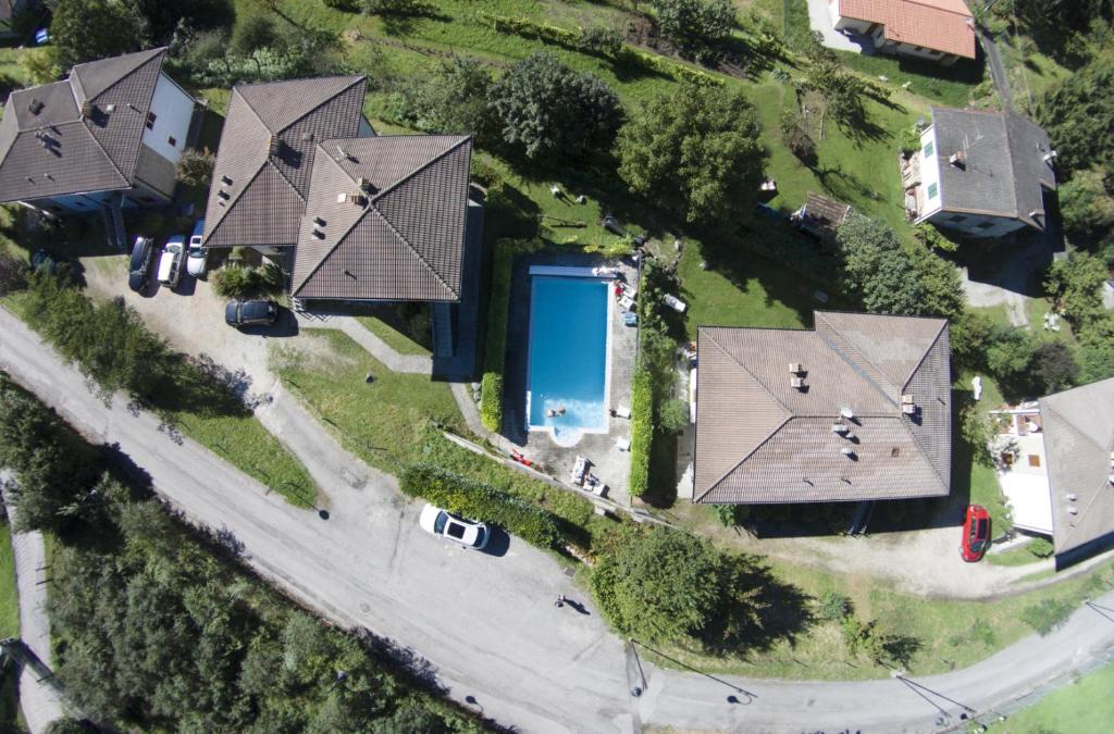 Bazén v ubytování Case Vacanze Crone nebo v jeho okolí