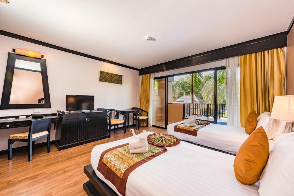 Princess Kamala Beachfront Hotel - SHA Extra Plus - Salle De Vue De La Piscine