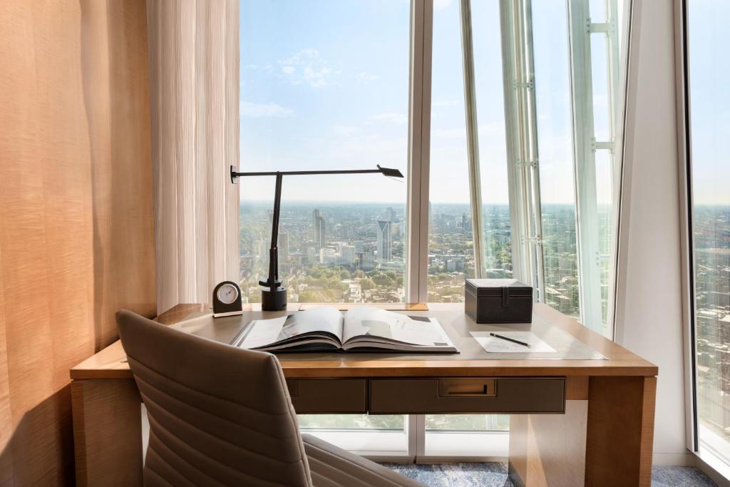Shangri-La The Shard, London - Premier King Room With City View