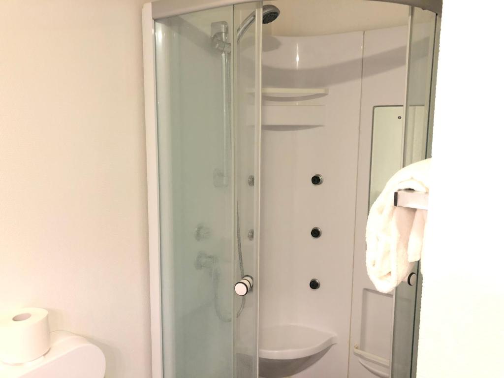 Koupelna v ubytování Hotel Aulum Kro