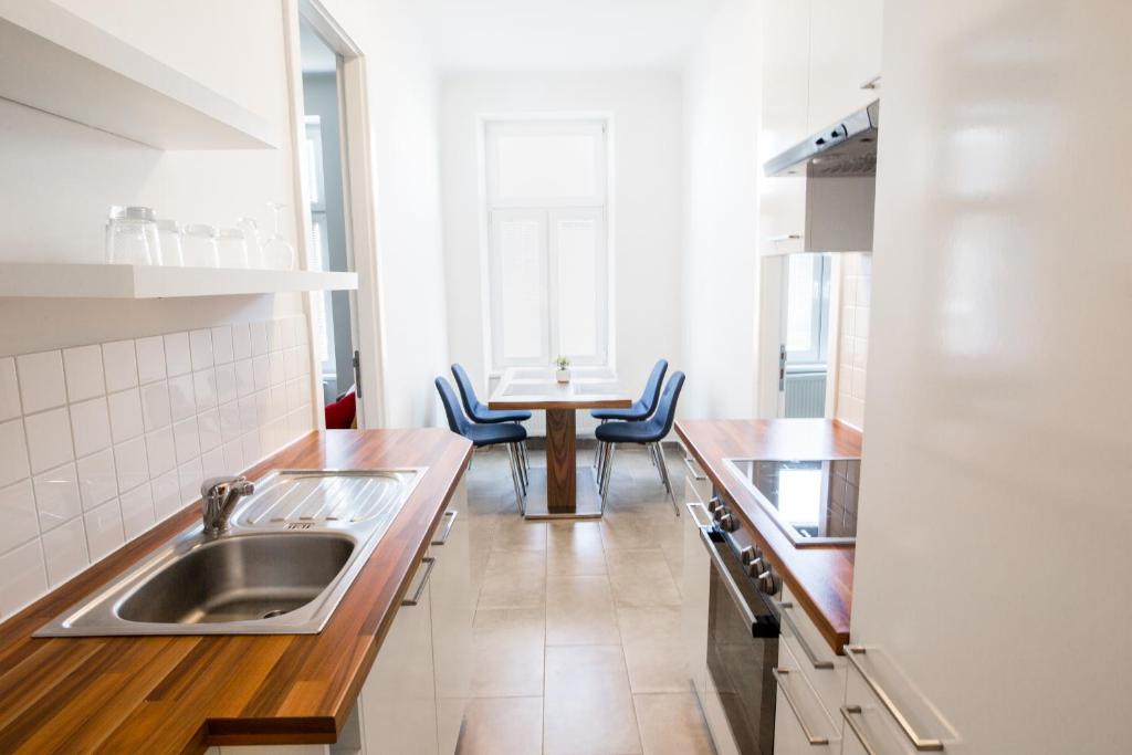 Flarent Vienna Apartments-WG - Two-Bedroom Apartment