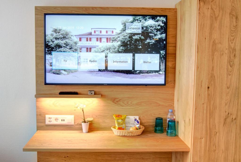 TV a/nebo společenská místnost v ubytování Hotel & Restaurant Hofmatt