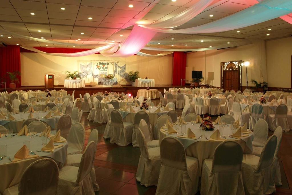 Restaurace v ubytování Almont Inland Resort