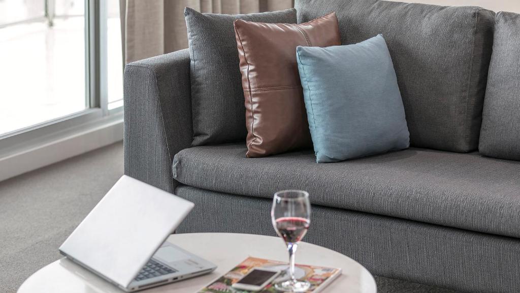 Oaks Adelaide Embassy Suites - Resim 37