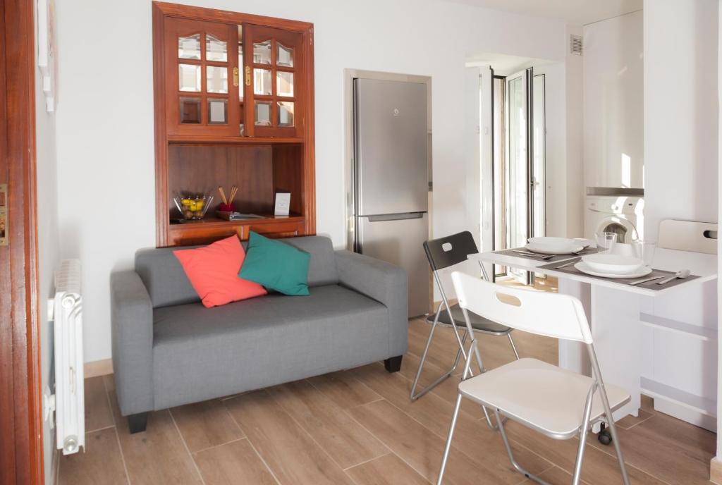 A seating area at Apartamento Algalia Catedral