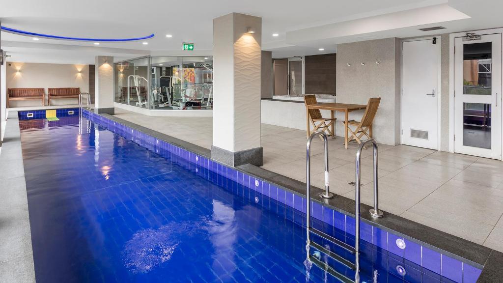 Oaks Adelaide Embassy Suites - Resim 9