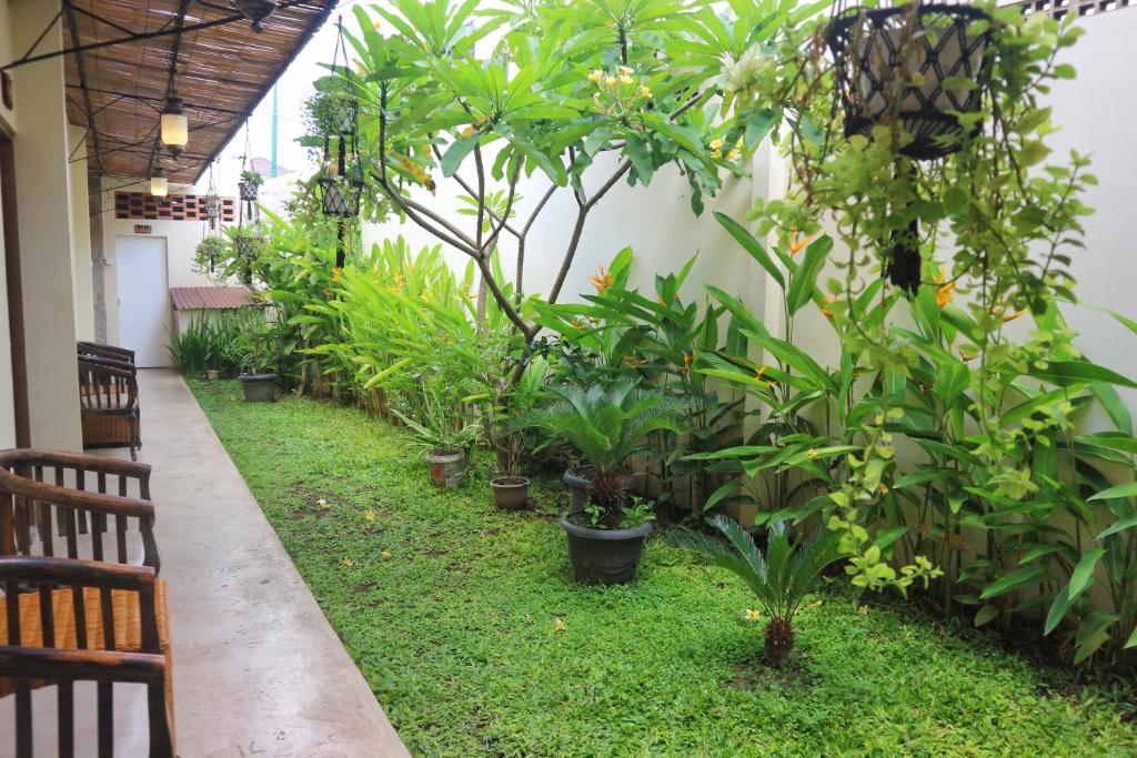 Zahrada ubytování Hinggil Homestay Syariah Malioboro Yogya Mitra RedDoorz