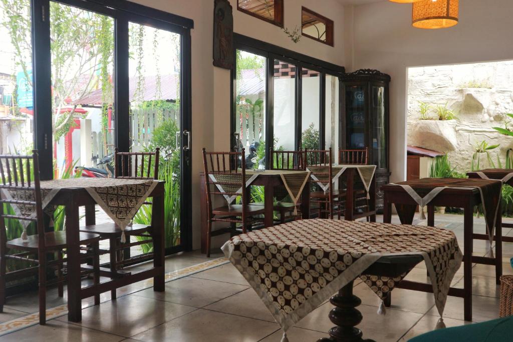Posezení v ubytování Hinggil Homestay Syariah Malioboro Yogya Mitra RedDoorz