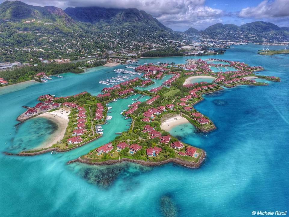Pohľad z vtáčej perspektívy na ubytovanie Eden Island Luxury Accommodation
