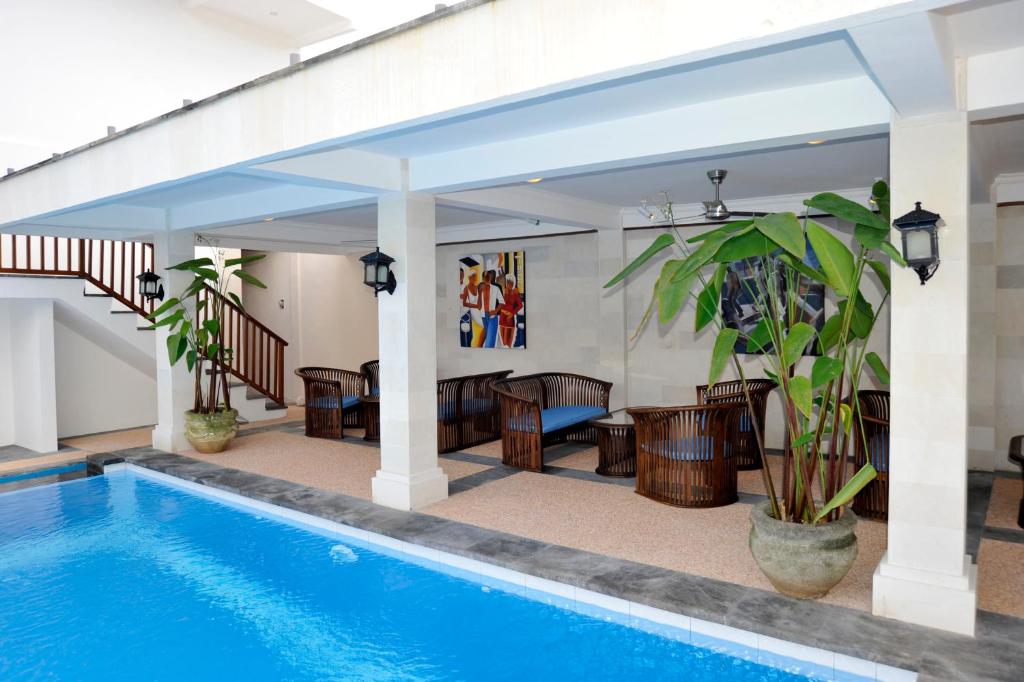 Bazén v ubytování Aquarius Beach Hotel nebo v jeho okolí