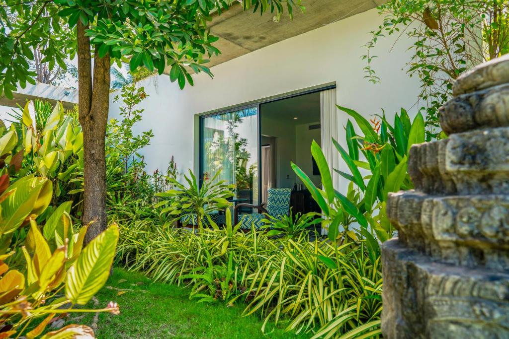 The Villa by Metta 8