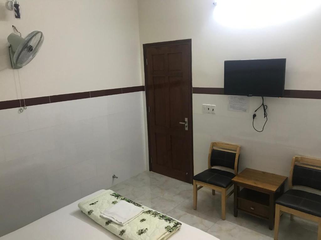 TV a/nebo společenská místnost v ubytování Hoang Minh 846 Hostel