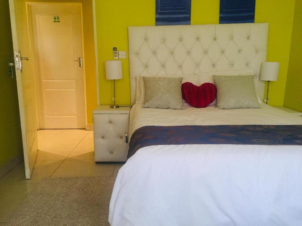 Mathlyn Guesthouse Gaborone - Double Room With Private External Bathroom
