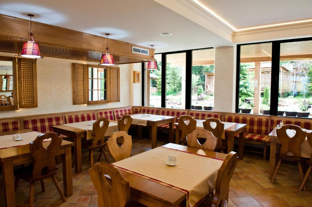 Restaurace v ubytování Domeniul Dornei
