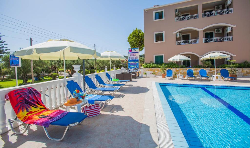 Bazén v ubytování Kozanos Hotel & Suites nebo v jeho okolí