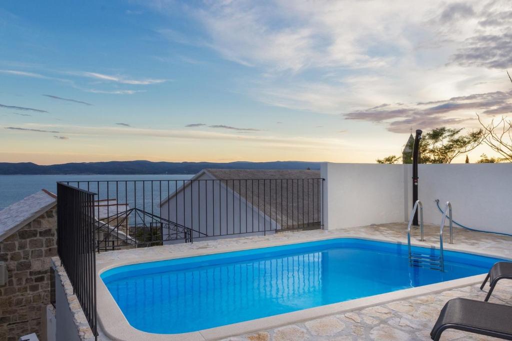 Bazén v ubytovaní Villa Petit in Brela, private pool alebo v jeho blízkosti