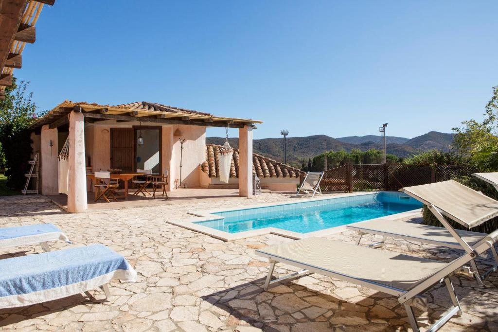 Villa Summer a Domus de Maria - Oasi con piscina